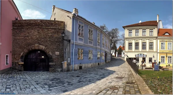 Bécsi kapu tér